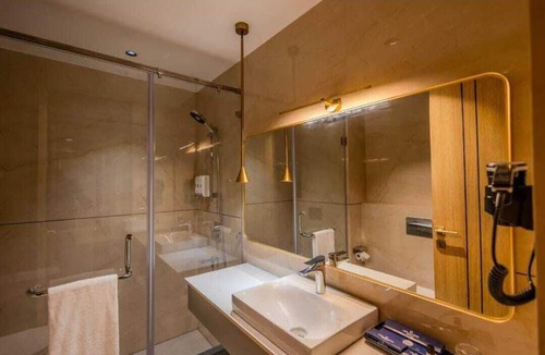 Kannur Hotel | Grand Benale