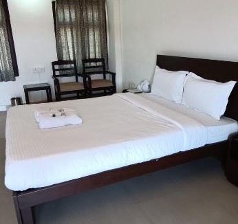 Mahadevpet Hotel | Grand Daswal B&B
