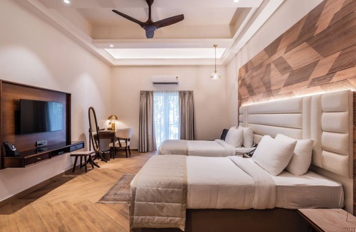 Fort Hotel | Grand Hotel, Mumbai - Ballard Estate, Fort
