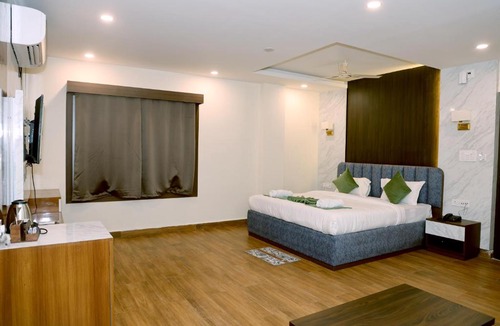 Jangipur Hotel | Grand Meridian Hotel & Restaurant