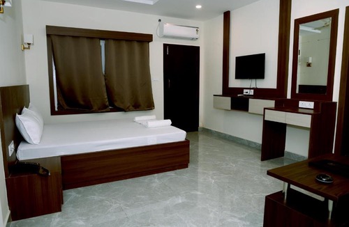 Jangipur Hotel | Grand Meridian Hotel & Restaurant