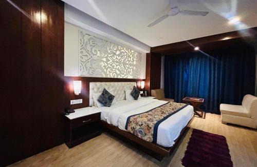 The Mall Road Hotel | Green Tea Resort