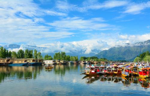 Dal Lake Cabin | Group Of Houseboat Lauren, Dal lake