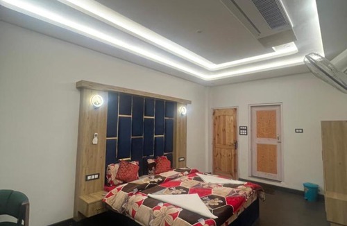Srinagar Hotel | gulmarg peak view resort
