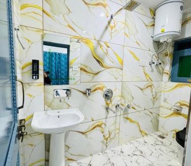Srinagar Apartment | Gulmarg Serenity