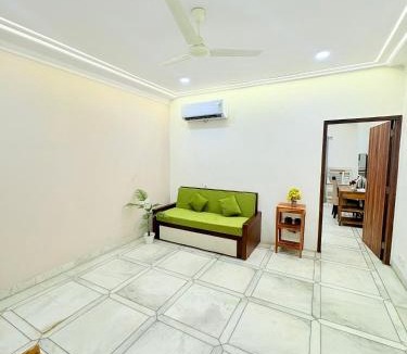 South Extension Hotel | Gulmohar Residency, Hauz Khas New Delhi, Couple Friendly