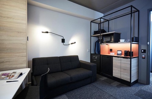 Brossard Hotel | Hôtel Escad Quartier DIX30