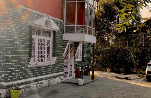Srinagar House | Habib Guest House
