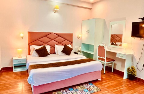 Manali Hotel | Hadimba Palace, Manali