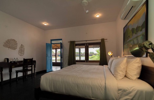 Kamalapur Resort | Hampi's Feathers Resort