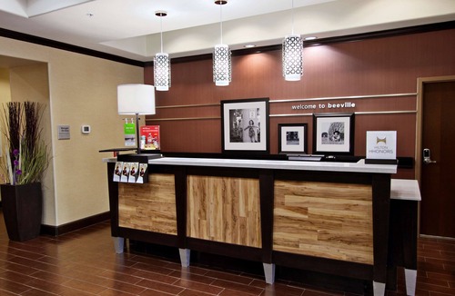 Beeville Hotel | Hampton Inn Beeville