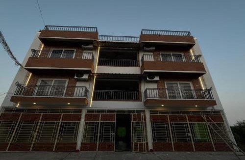 Manjakuppam Bed & Breakfast | Happy Holiday Inn