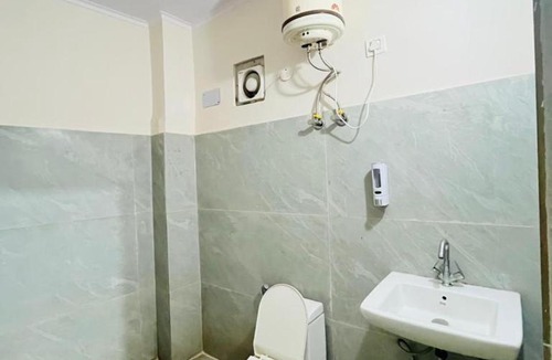 Sainik Farm Hotel | Happy Residency - Near Saket Metro