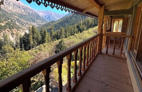 Bhatwari Ski Chalet | ' Harshil Heritage Homestay ' serenity con blissfullness and adventure
