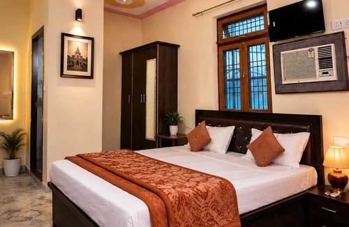 Aligarh Hotel | Haven Guest House