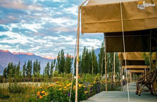 Hunder Hotel | Highland Desert Camp