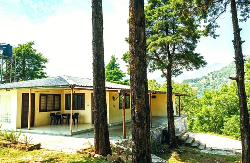 Mussoorie Cottage | Hill Top Cottage - 2BHK in Mussoorie by Homeyhuts