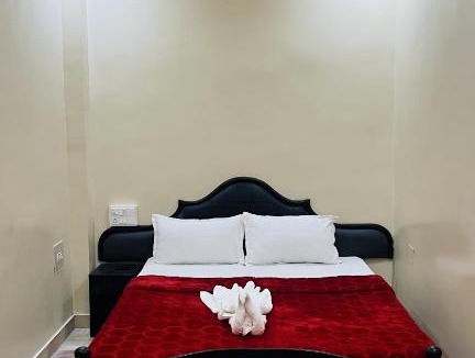 Mahadevpet Hotel | Hill town