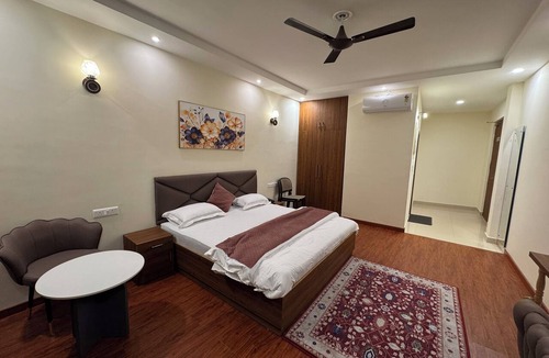 Jakh Hotel | HILLCREST VALLEY Ranikhet