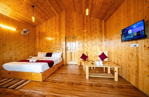 Naina Range Hotel | Hilltop Cottage Pangot
