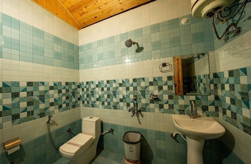 Naina Range Hotel | Hilltop Cottage Pangot