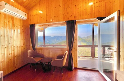 Lansdowne Hotel | Hilltop Haven Hotel And Resort