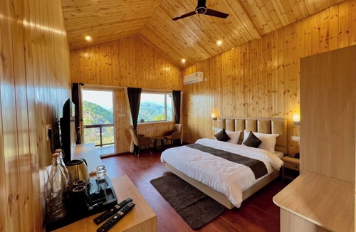 Lansdowne Hotel | Hilltop Haven Hotel And Resort