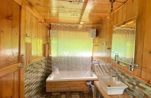 Banjar Ski Chalet | Himalayan Abode Tree House