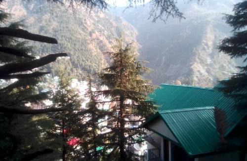 Dharamshala House | Himalayan Hostel Snowline Trekkers Hostel