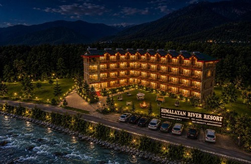 Manali Hotel | Himalayan River Resort, Manali #riverside #big private parking #scenic river & mountain view #open cafe #spacious room #big garden with campfire