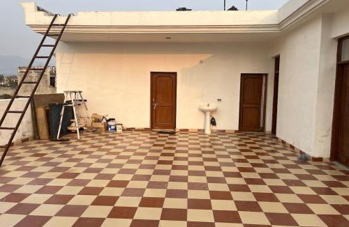 Kalka Apartment | Himshikha 2BK- Blend of comfort & style