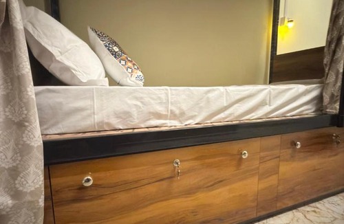Sualkuchi Hostel | Hippie Hippo Guwahati - 7 Mins from Guwahati Railway Station