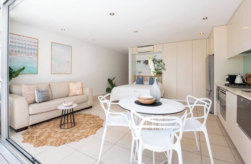 Bondi Beach Apartment | HolidayRento Boutique Terrace Apt in Bondi Beach