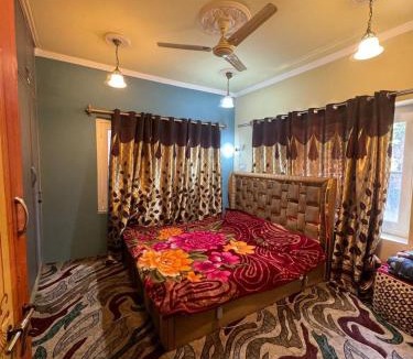 Brein House | Homesleeper Homestay