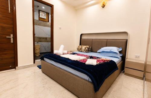 Dariyaganj Apartment | Homlee Parampara 4BHK-Central DEL-Lift-Parking
