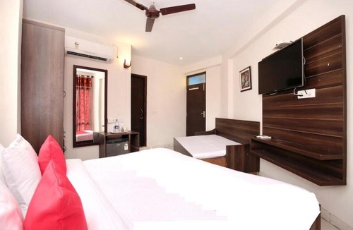 Sector 45 Hotel | Hotel 1st Choice