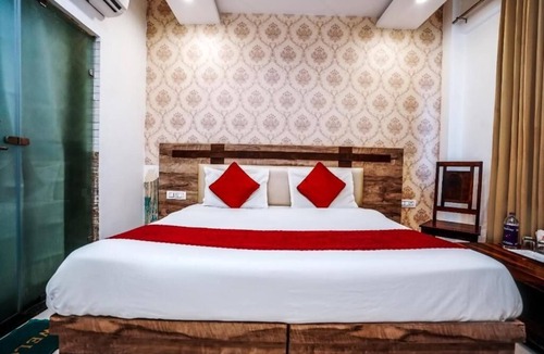 Zirakpur Hotel | HOTEL ALMOND