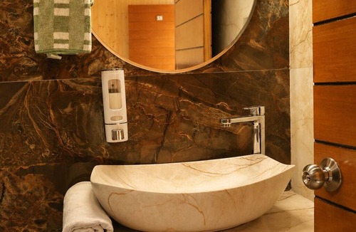 Kanatal Hotel | Hotel Amadeus