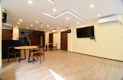 Sualkuchi Hotel | Hotel Ambika Grand