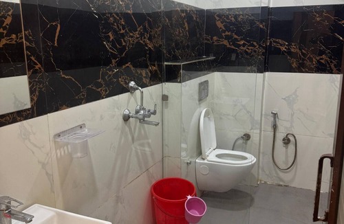 Saharanpur Hotel | Hotel American