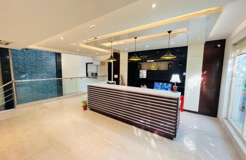Anand Vihar Hotel | Hotel Aura IP Grand By Qotel Karkardooma Metro Station New Delhi