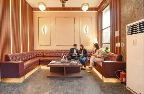 Sahibabad Hotel | Hotel Black Stone Palace