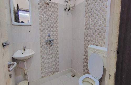 South Dum Dum Hotel | Hotel Blue Bird