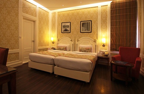 Connaught Place Hotel | Hotel Bright