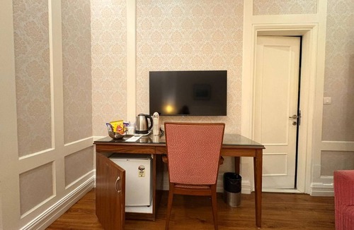 Connaught Place Hotel | Hotel Bright