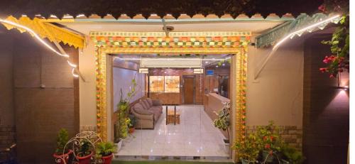 Fatehpur Hotel | Hotel Buddha House Himalayan Brothers