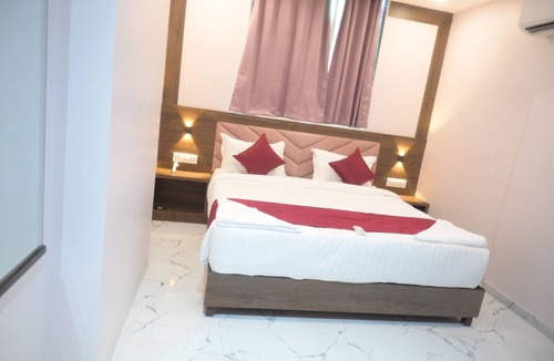 Malad East Hotel | Hotel Classy Comfort