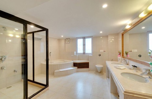 Bemloi Hotel | Hotel Combermere
