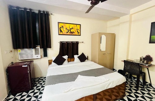 New Delhi Hotel | Hotel CR Residency - Near US Embassy