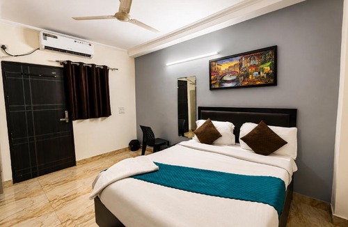 New Delhi Hotel | Hotel CR Residency - Near US Embassy